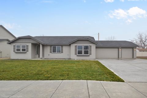 Photo of 302 Peach Tree Ct, Cheney, WA 99004 (MLS # 202619548)