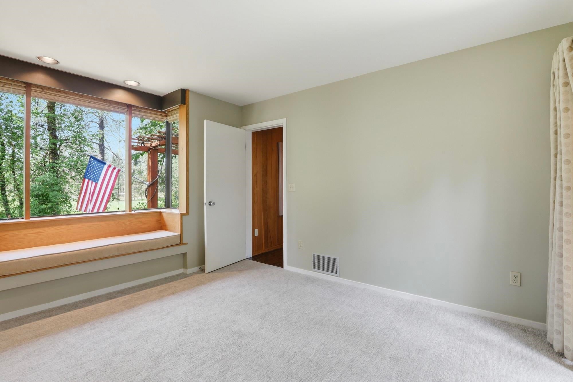 7809 S Ramona Rd, Spokane, WA, 99224, USA, 4 Bedrooms Bedrooms, ,4 BathroomsBathrooms,Residential,Active,7809 S Ramona Rd,202617268