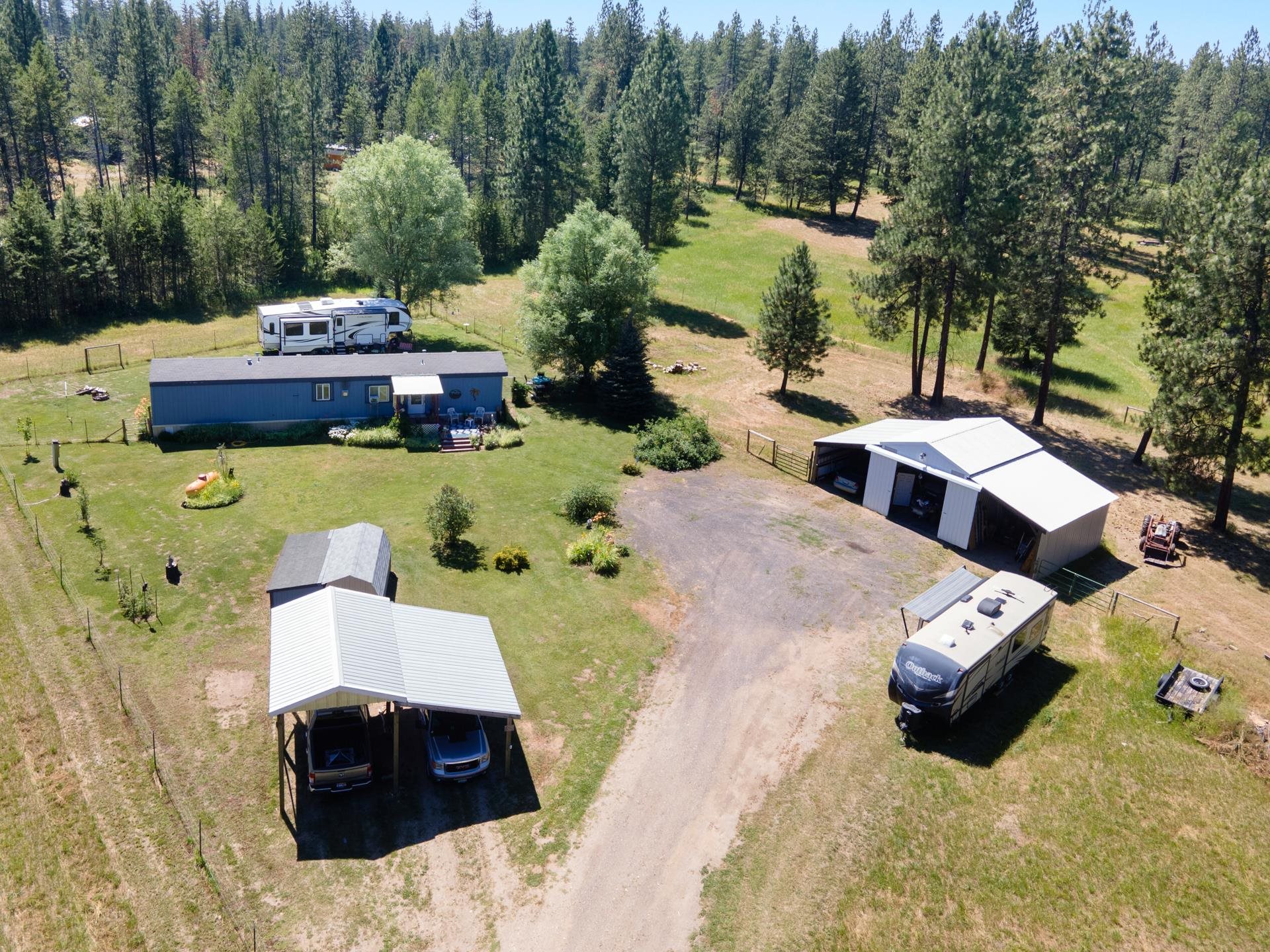 Photo 3 of 41 of 40507 N Division Rd mobile home