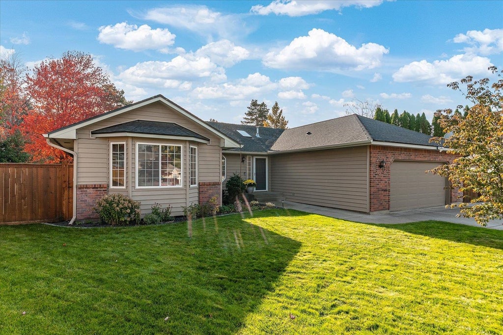 Photo of 4415 S Parkside Ct, Spokane, WA 99223 (MLS # 202626161)