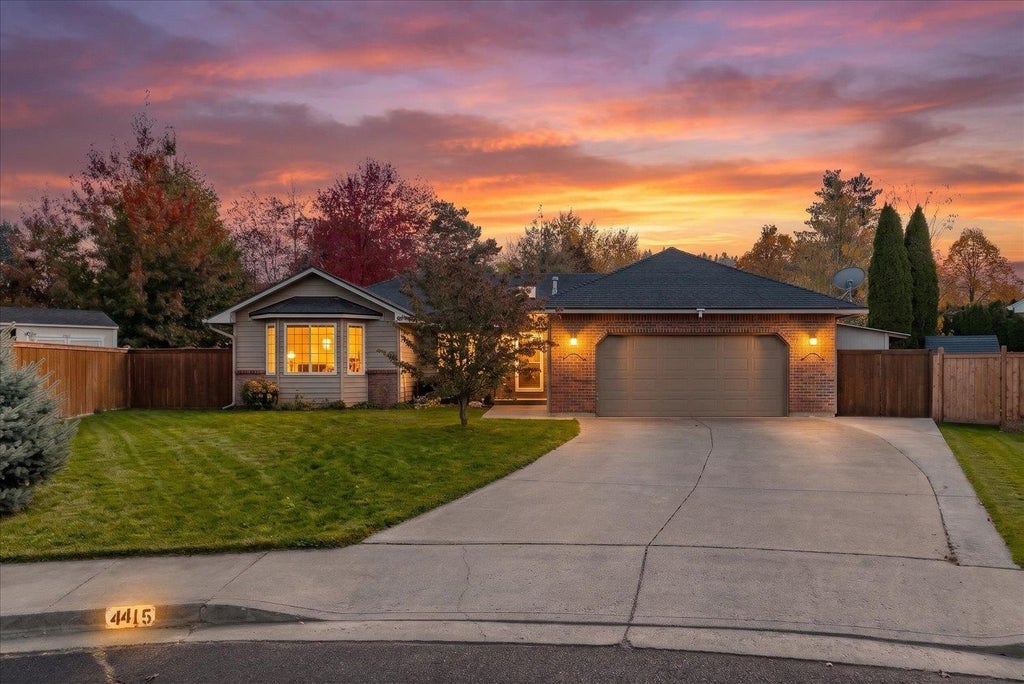 Photo of 4415 S Parkside Ct, Spokane, WA 99223 (MLS # 202626161)