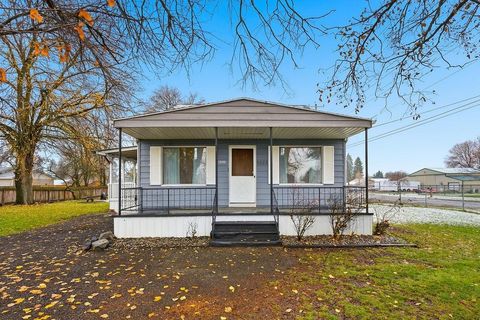 Photo of 6623 N Regal St, Spokane, WA 99217 (MLS # 202527165)