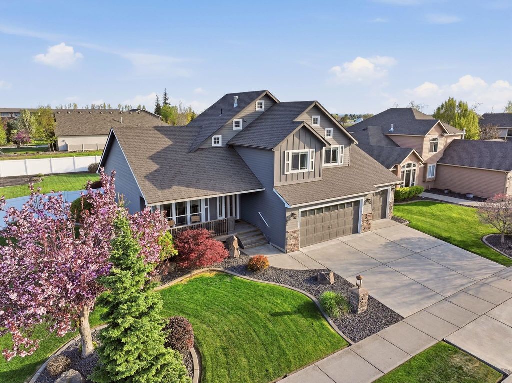 Photo of 2605 W Graves Rd, Spokane, WA 99208 (MLS # 202616403)