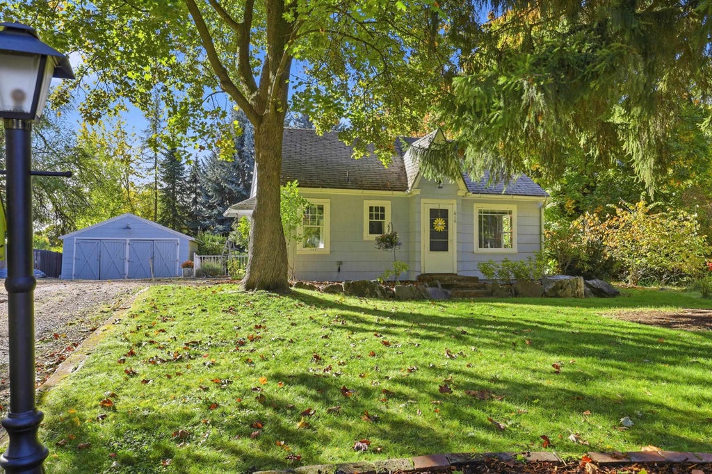 Photo of 619 W Graves Rd, Spokane, WA 99218 (MLS # 202625757)