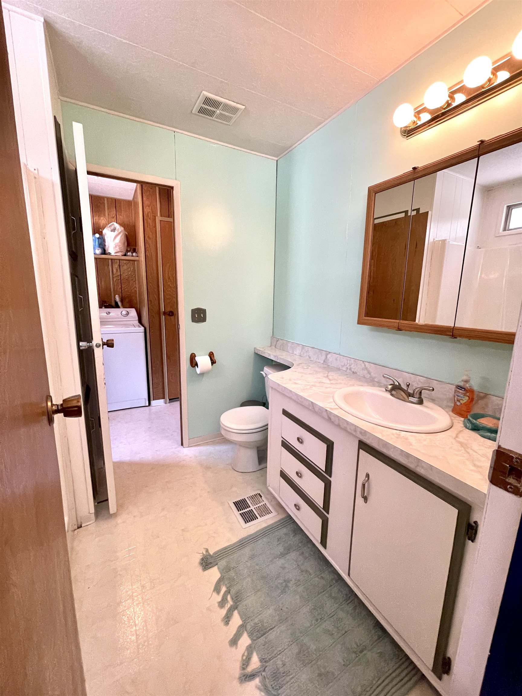 Photo 11 of 17 of 2852 F Horseshoe Lake Rd mobile home