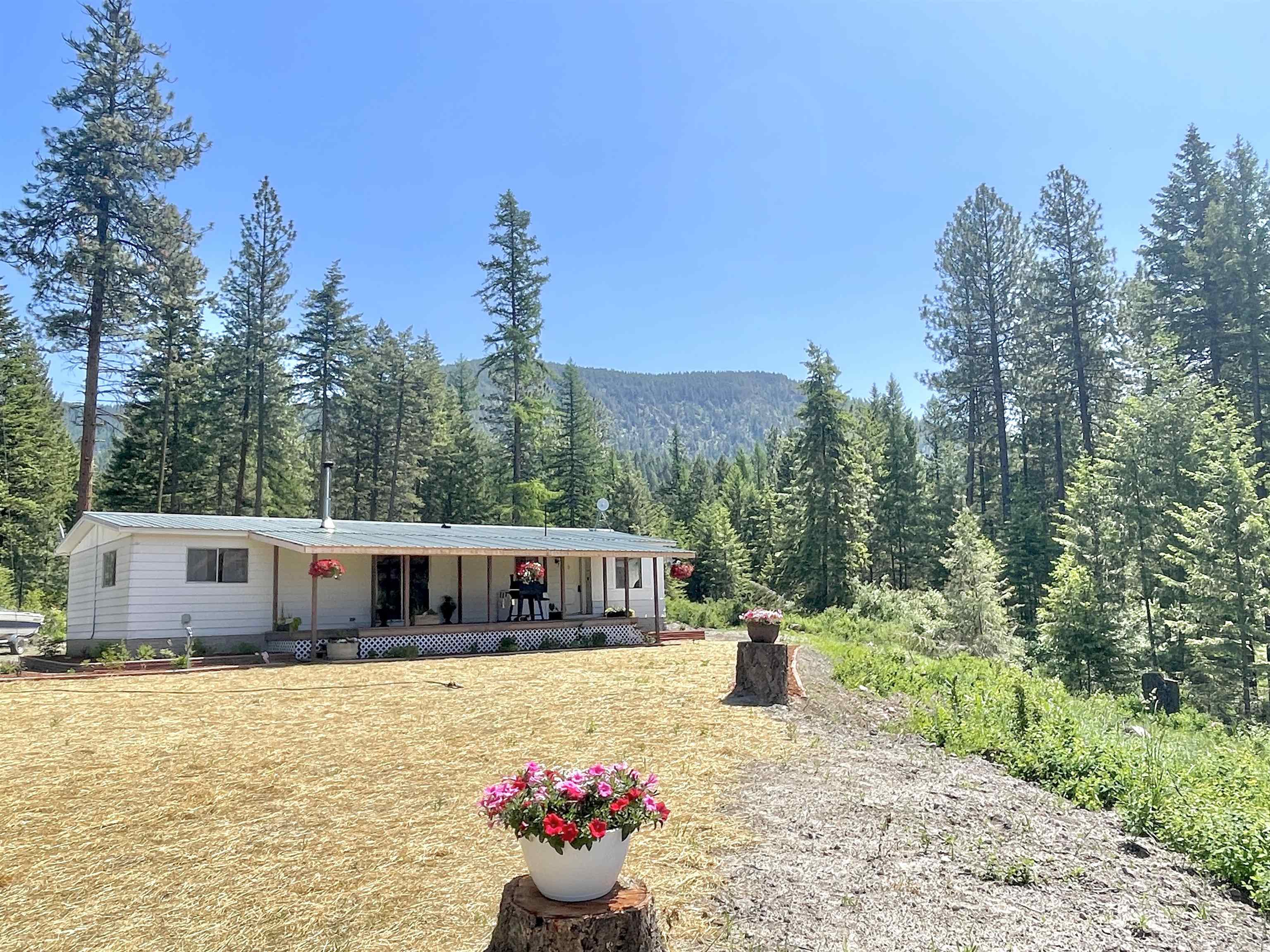 Photo 1 of 17 of 2852 F Horseshoe Lake Rd mobile home