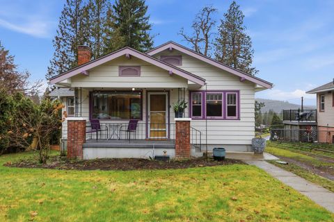 Photo of 3111 N Wellington Pl, Spokane, WA 99205 (MLS # 202613464)