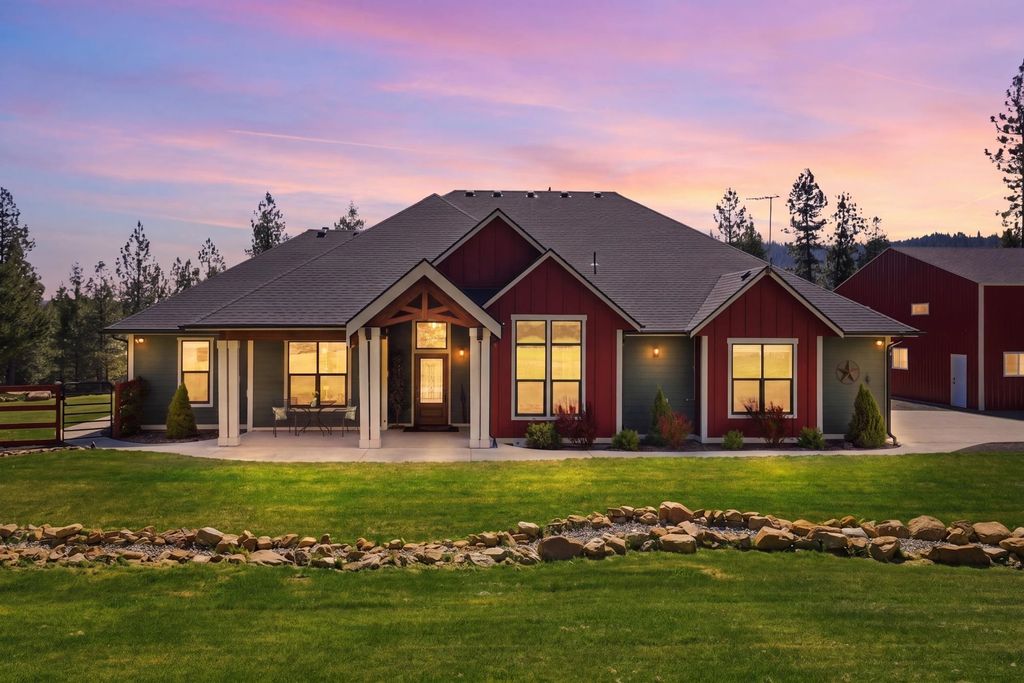 Photo of 8802 W BENTON Way, Coeur d Alene, ID 83814 (MLS # 202616603)