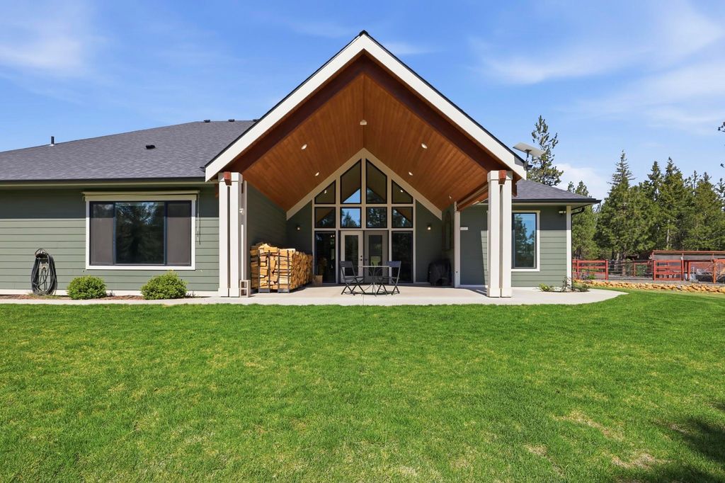 Photo of 8802 W BENTON Way, Coeur d Alene, ID 83814 (MLS # 202616603)