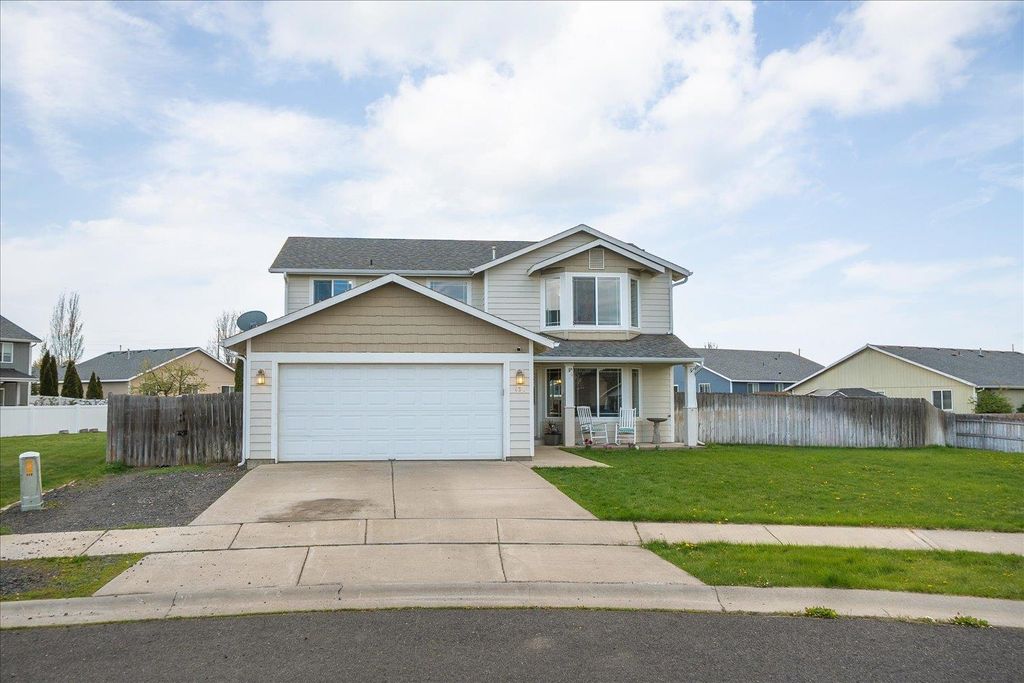 Photo of 430 S Dovetail Ct, Airway Heights, WA 99001 (MLS # 202616305)