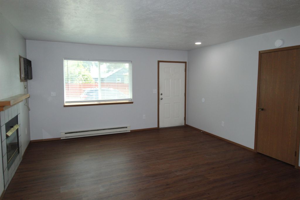 Photo of 1020 W Lacrosse Ave, Spokane, WA 99205 (MLS # 202525593)