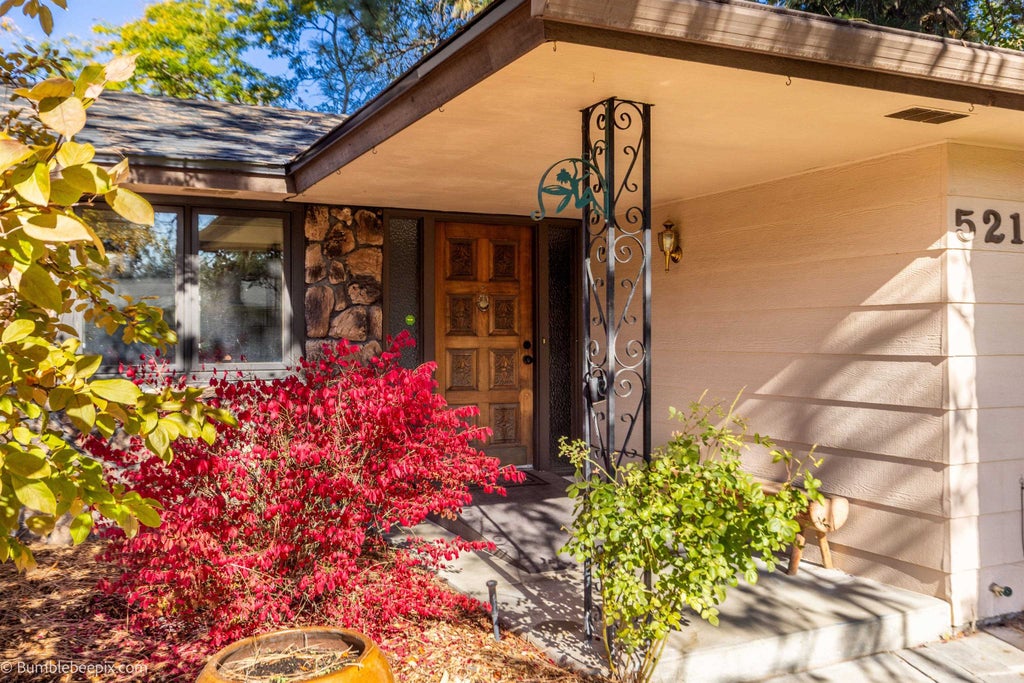 Photo of 5216 W BAYWOOD Ct, Spokane, WA 99208 (MLS # 202625900)