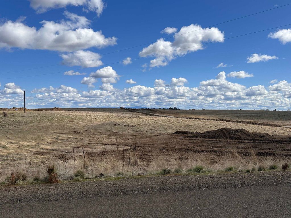 Photo of 16900 W Hwy 2 Hwy, Medical Lake, WA 99022 (MLS # 202615710)