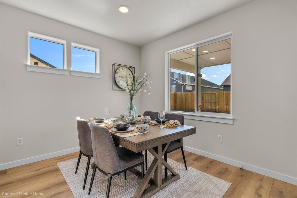 Photo of 316 N Viewmont Ct, Greenacres, WA 99016 (MLS # 202611925)