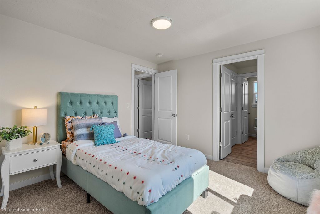 Photo of 316 N Viewmont Ct, Greenacres, WA 99016 (MLS # 202611925)