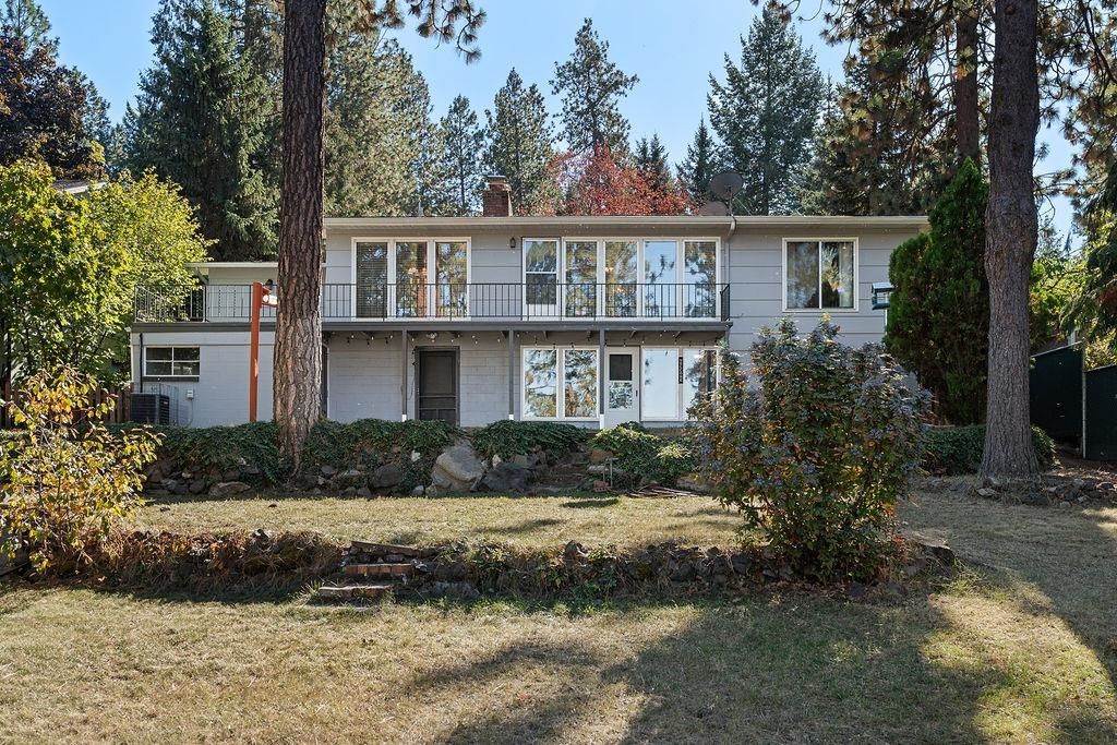 Photo of 3831 E 17th Ave, Spokane, WA 99223 (MLS # 202525516)