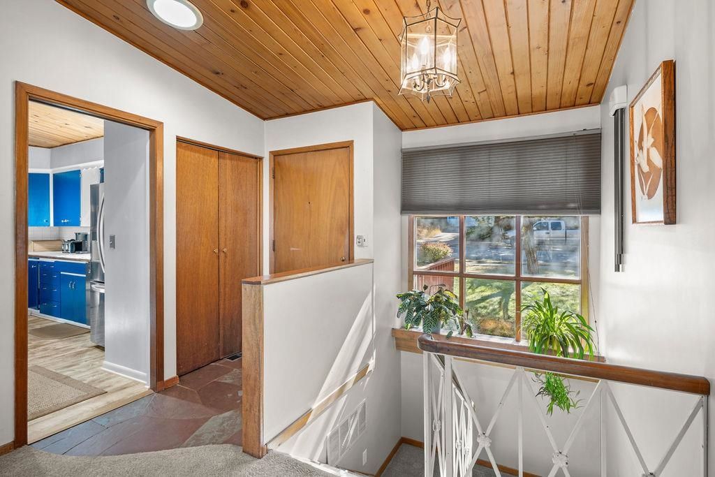 Photo of 3831 E 17th Ave, Spokane, WA 99223 (MLS # 202525516)