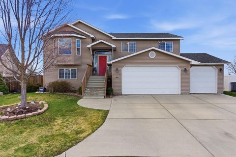 Photo of 963 N Wilcox St, Medical Lake, WA 99022 (MLS # 202614770)