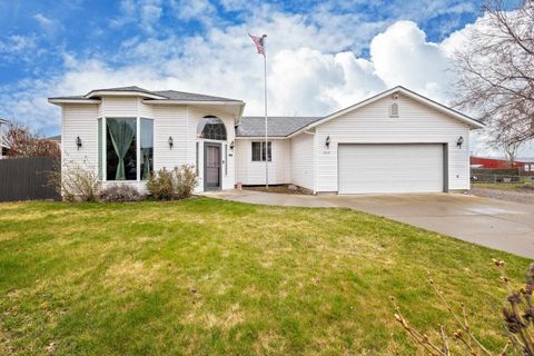 Photo of 4318 N Upland Ct, Spokane, WA 99216 (MLS # 202613460)