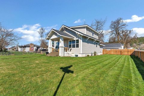 Photo of 4323 E Cleveland Ave, Spokane, WA 99217 (MLS # 202615607)