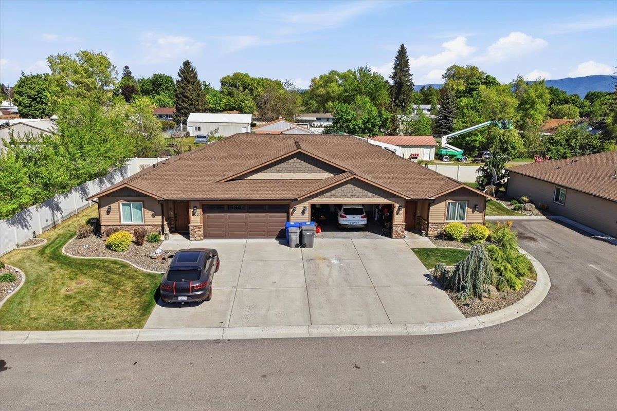 Photo 1 of 30 — 420 / 422 N Pierce Ln, Spokane Valley, WA 99206