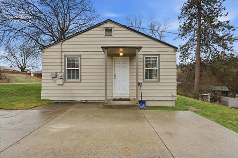 Photo of 3105 W Rosamond Ave, Spokane, WA 99224 (MLS # 202527749)