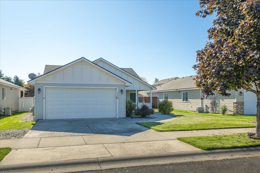 Photo of 1526 E Vanetta Ln, Spokane, WA 99217 (MLS # 202525582)