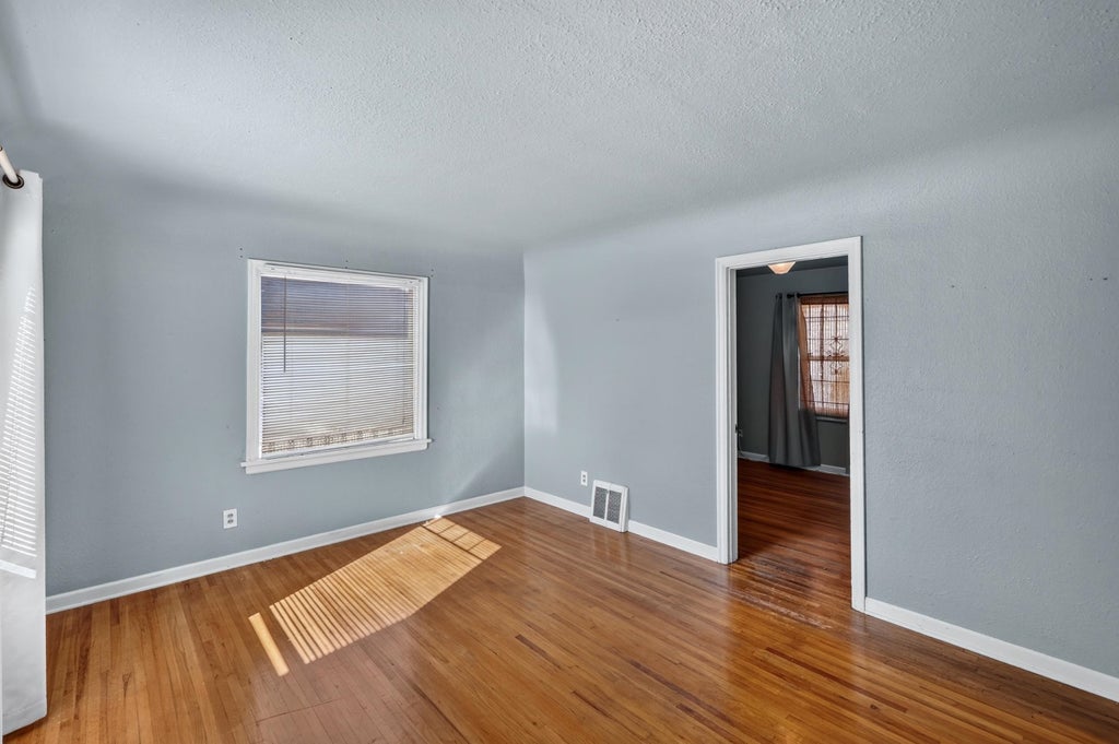 Photo of 2911 E Hoffman Ave, Spokane, WA 99207 (MLS # 202625491)
