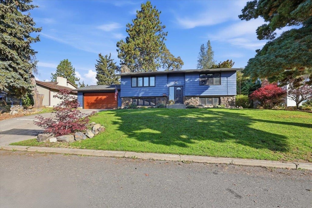 Photo of 2717 E 38th Ave, Spokane, WA 99223 (MLS # 202625951)