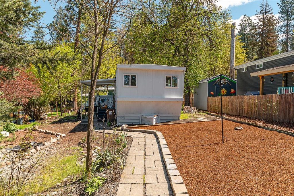 Photo of 3231 W BOONE Ave, Spokane, WA 99201 (MLS # 202616378)