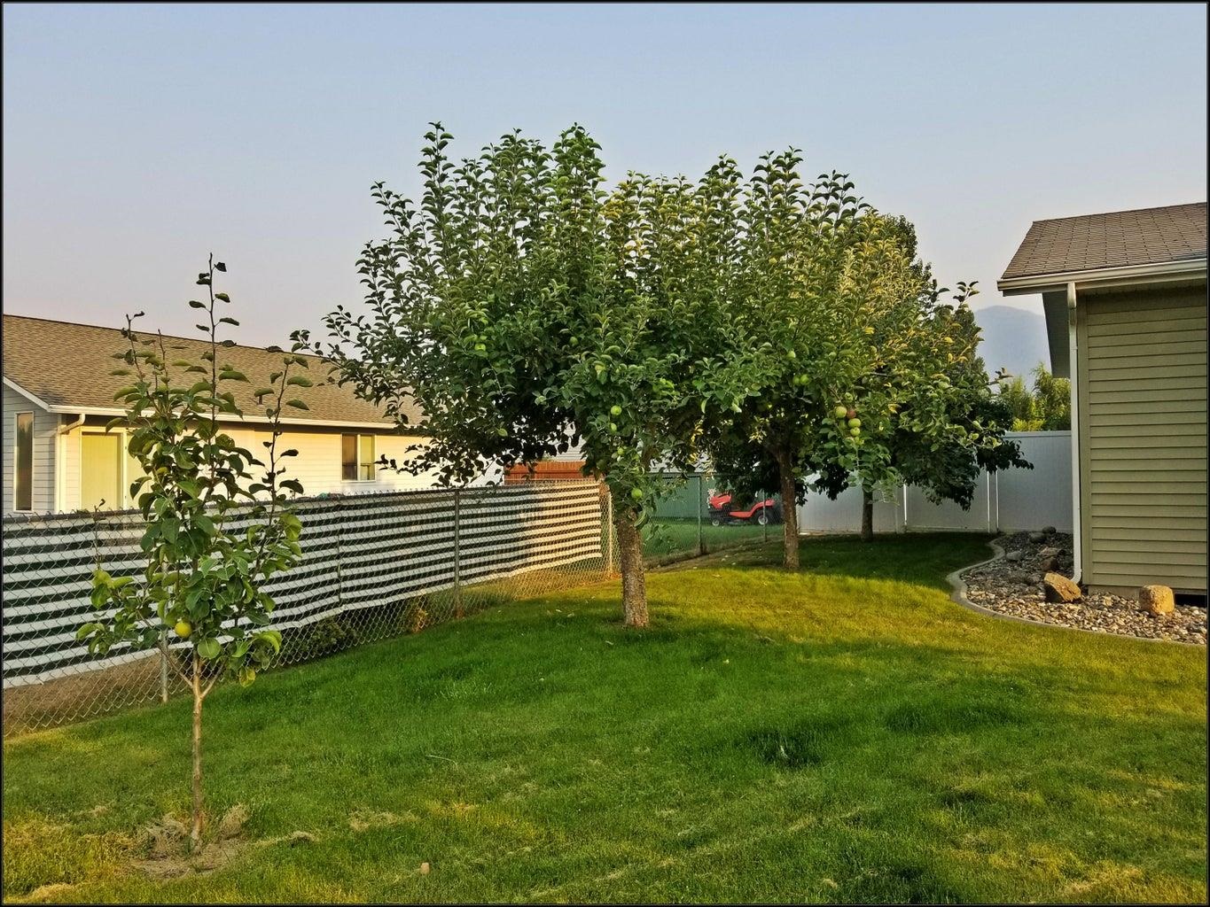 Photo 12 of 15 of 106 E Evergreen Dr house
