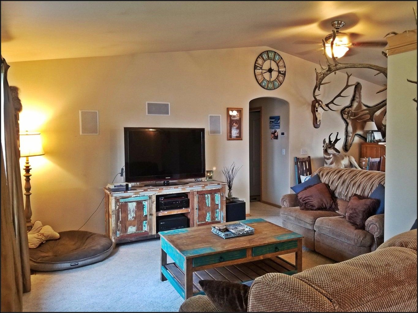 Photo 2 of 15 of 106 E Evergreen Dr house