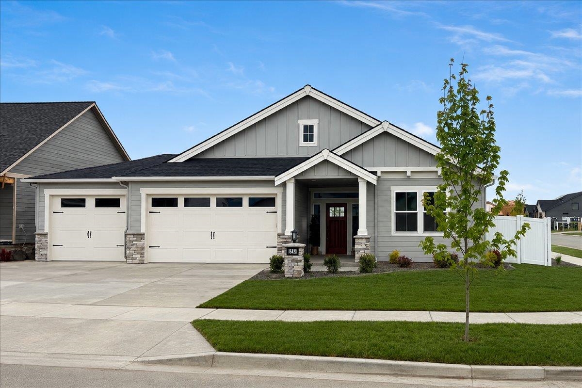 Photo 1 of 23 — 1304 S Manifold Rd, Spokane Valley, WA 99016