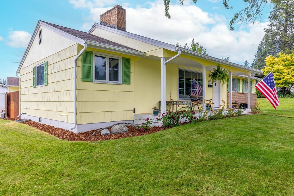 Photo of 2430 W Bruce Ave, Spokane, WA 99208 (MLS # 202619127)