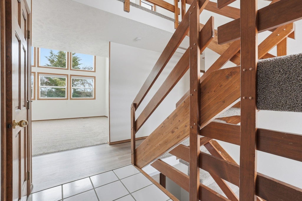 Photo of 6314 S Ray Ct, Spokane, WA 99223 (MLS # 202619881)