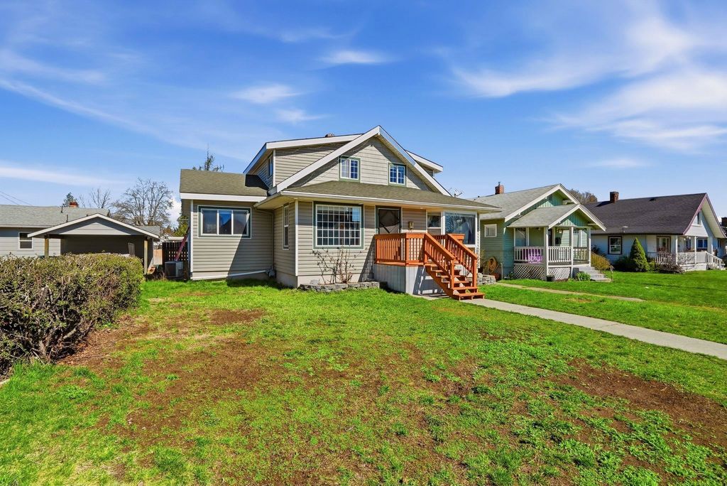 Photo of 2314 W Carlisle Ave, Spokane, WA 99205 (MLS # 202615151)