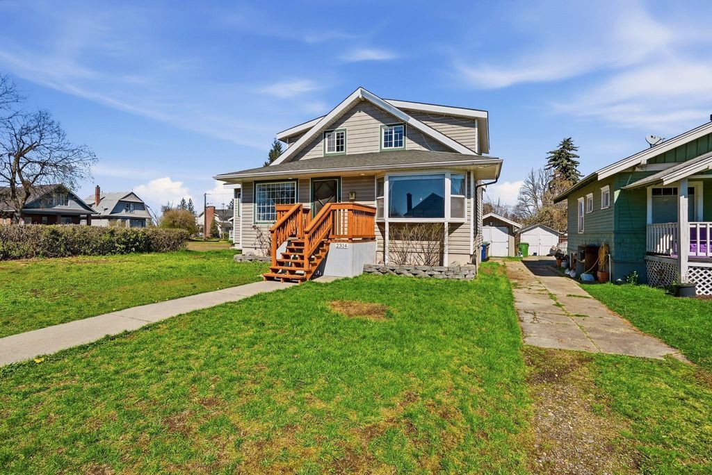 Photo of 2314 W Carlisle Ave, Spokane, WA 99205 (MLS # 202615151)