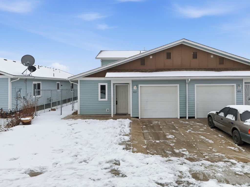 Photo of 402 E I St, Deer Park, WA 99006 (MLS # 202610650)