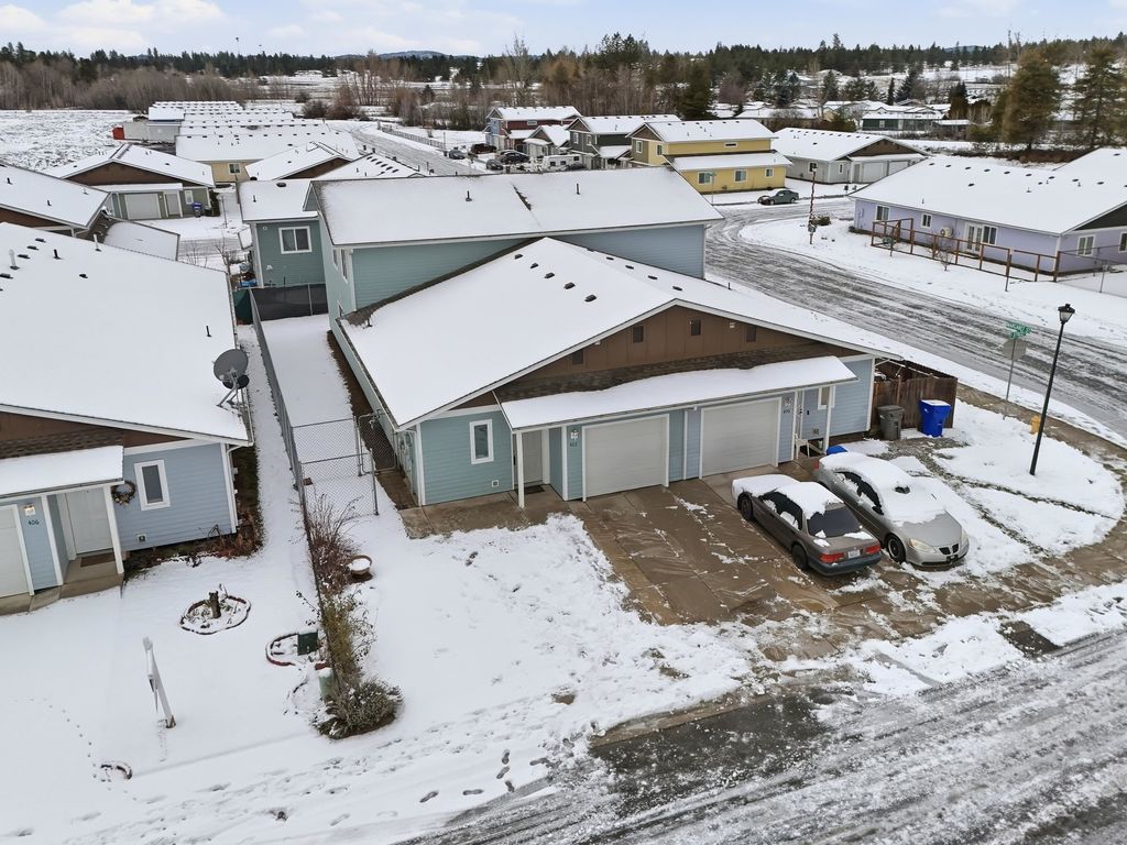 Photo of 402 E I St, Deer Park, WA 99006 (MLS # 202610650)
