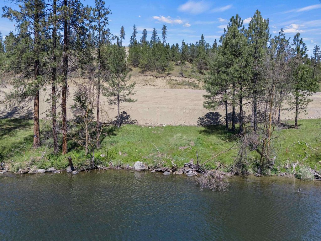 Photo of Lot 5 Shoreline Way, Nine Mile Falls, WA 99026 (MLS # 202616405)