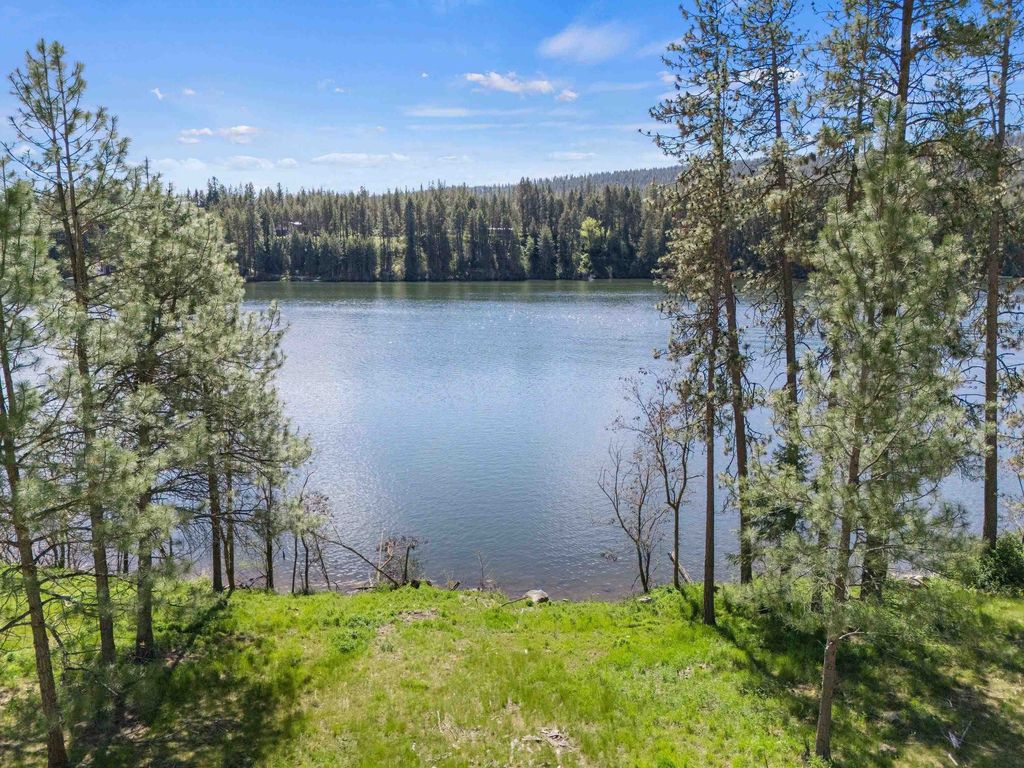 Photo of Lot 5 Shoreline Way, Nine Mile Falls, WA 99026 (MLS # 202616405)