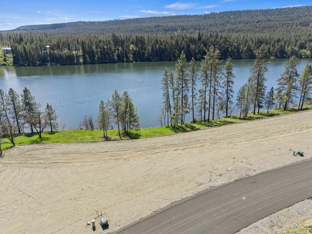 Photo of Lot 5 Shoreline Way, Nine Mile Falls, WA 99026 (MLS # 202616405)