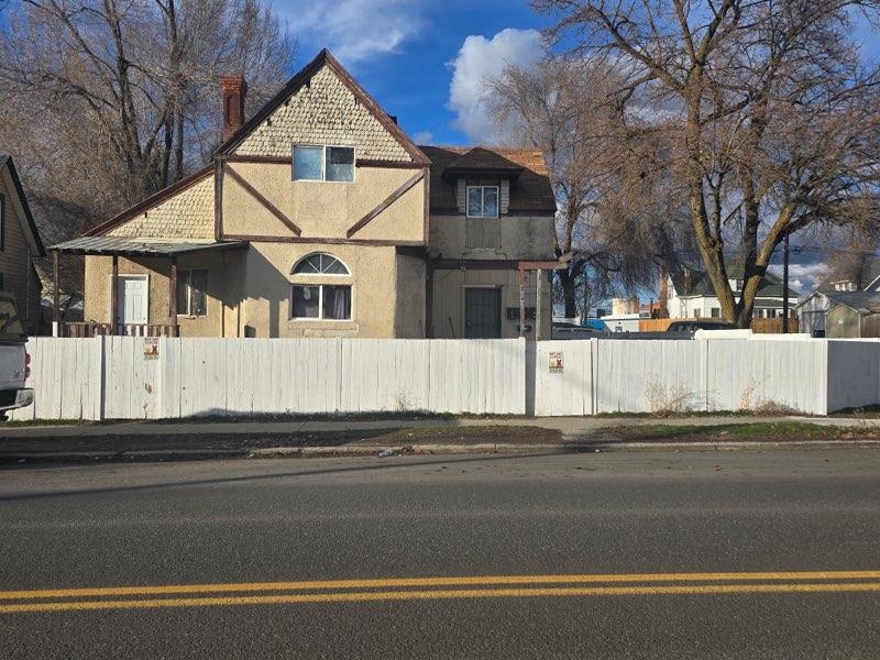 1804 W Boone Ave