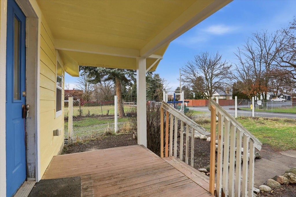 Photo of 14902 E Valleyway Ave, Spokane Valley, WA 99216 (MLS # 202623062)