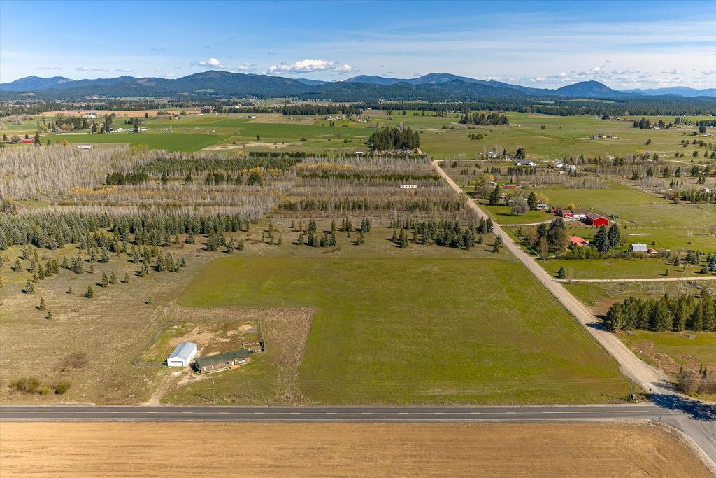 Photo of 3808 W Montgomery Rd, Deer Park, WA 99006 (MLS # 202616252)