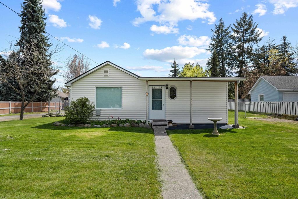 Photo of 10724 E 12th Ave, Spokane Valley, WA 99206 (MLS # 202616225)