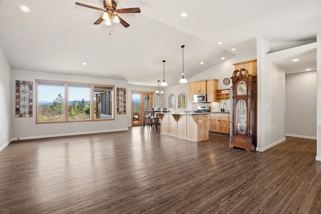 Photo of 34212 N Vista Point Ln, Deer Park, WA 99006 (MLS # 202615138)