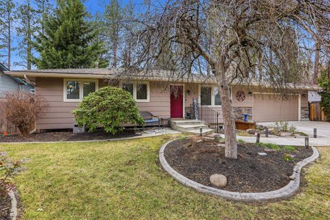 Photo of 11505 N Lancelot Dr, Spokane, WA 99218 (MLS # 202613029)