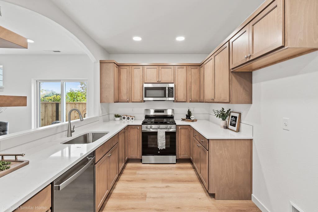 Photo of 226 N Viewmont Ct, Greenacres, WA 99016 (MLS # 202622068)