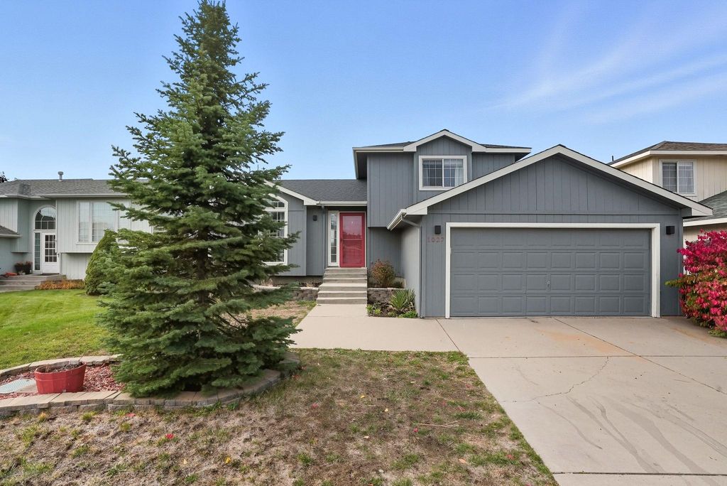 Photo of 1027 N Stanley St, Medical Lake, WA 99022 (MLS # 202525521)